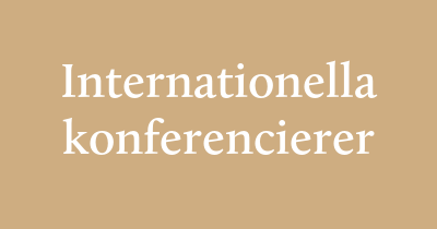 Internationella konferencierer tillför en unik kombination av karisma, språklig mångsidighet och kulturell medvetenhet på scenen, vilket gör dem idealiska för globala evenemang. Med förmågan att engagera mångsidiga publikgrupper och navigera i flerspråkiga sammanhang säkerställer de en smidig och professionell upplevelse genom hela programmet. Att boka en erfaren internationell konferencier höjer kvaliteten på din konferens, gala eller företagsmöte genom att tillföra energi, struktur och ett välpolerat framförande. Dessa erfarna värdar anpassar sig enkelt till olika format – live, hybrid eller virtuellt – och skapar en välkomnande atmosfär som går hem över gränserna. Deras närvaro ökar inte bara publikens engagemang utan förstärker också evenemangets globala dragningskraft.