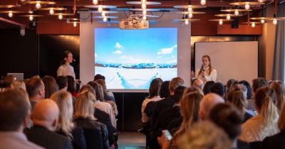 Maria Stenvinkel och Sophie Rosén Hellström