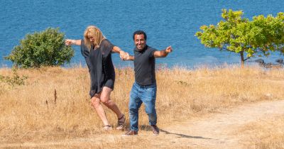 Özz Nûjen & SaraClaes Schmidt